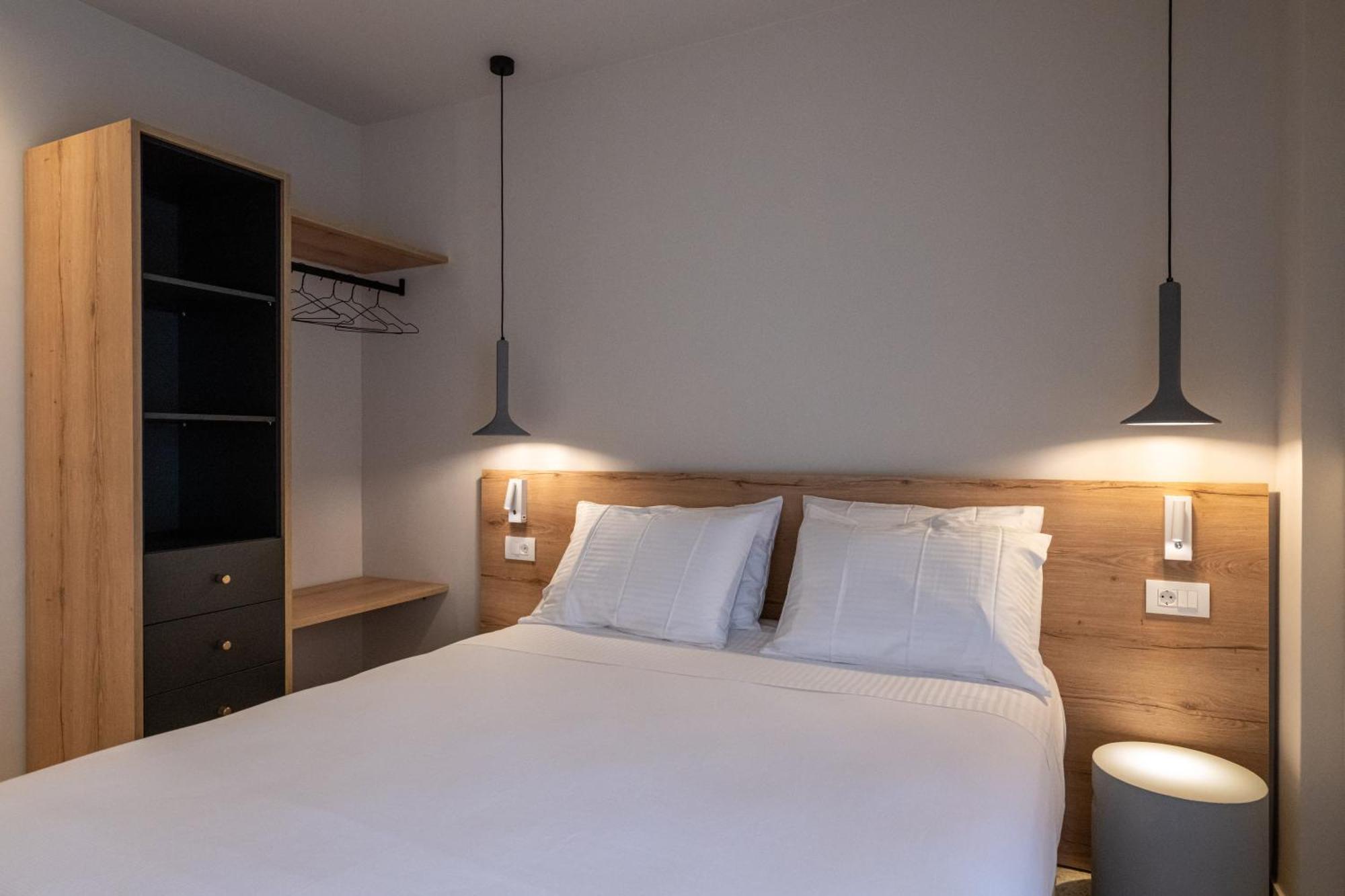 Asklipiou Cube - Kalamata Mediterranean Suites Ngoại thất bức ảnh