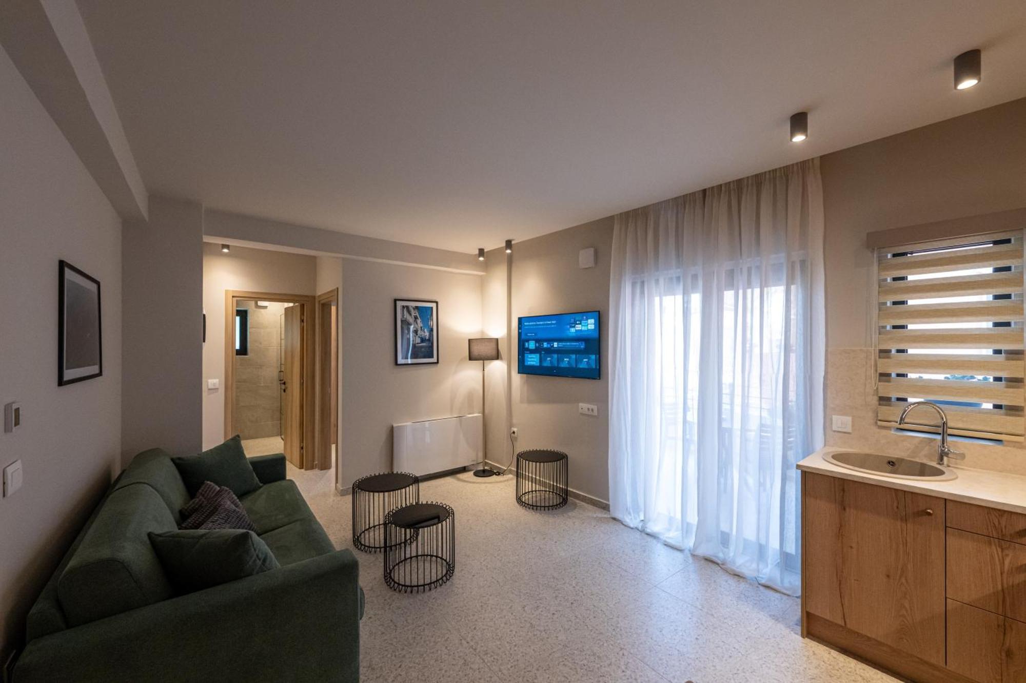 Asklipiou Cube - Kalamata Mediterranean Suites Ngoại thất bức ảnh