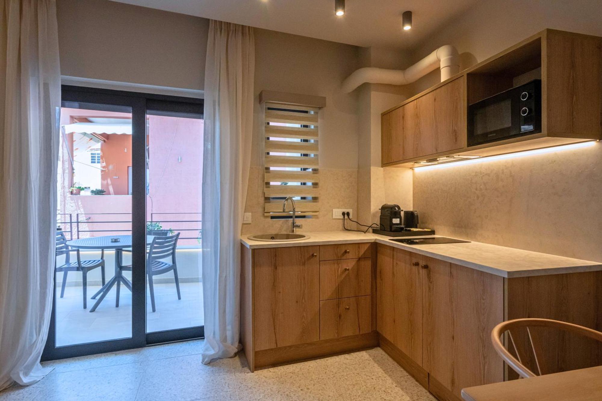 Asklipiou Cube - Kalamata Mediterranean Suites Ngoại thất bức ảnh