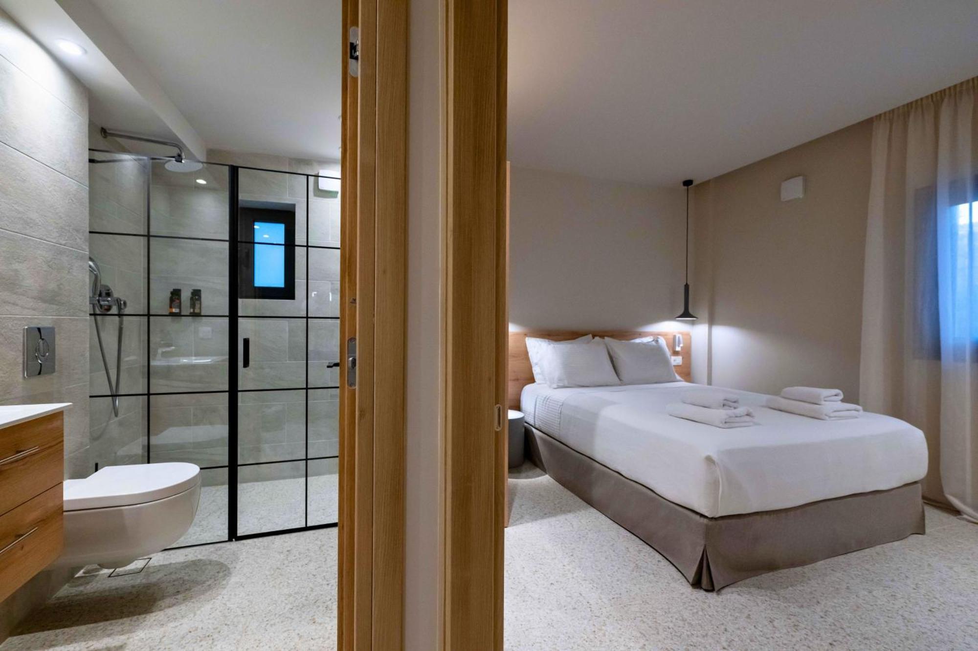 Asklipiou Cube - Kalamata Mediterranean Suites Ngoại thất bức ảnh
